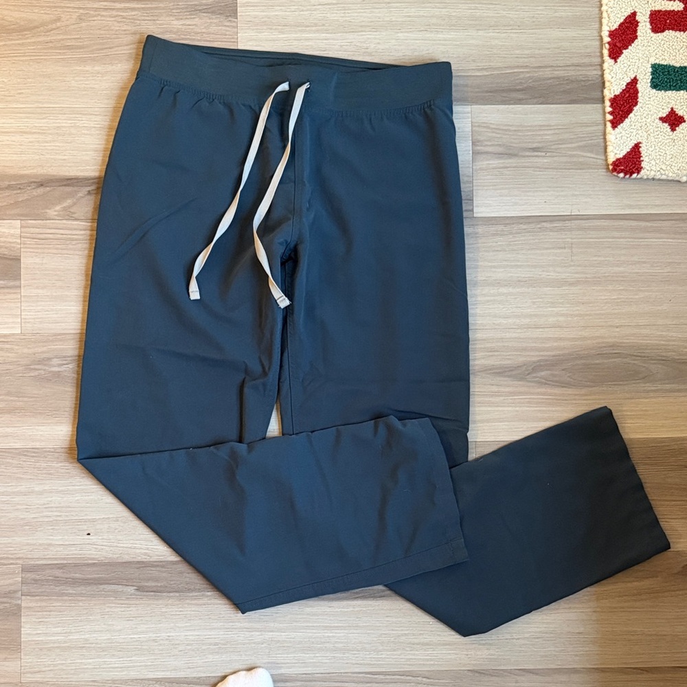 Figs women’s dark harbor Livingston scrub pants